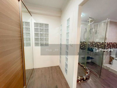 Saranjai Mansion, Bangkok, Thailand Saranjai Mansion, Bangkok, Thailand