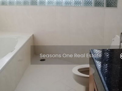 Beautiful Condo 3 Bedroom 300 Sqm. @Sukhumvit 8 for RENT, Bangkok, Thailand Beautiful Condo 3 Bedroom 300 Sqm. @Sukhumvit 8 for RENT, Bangkok, Thailand