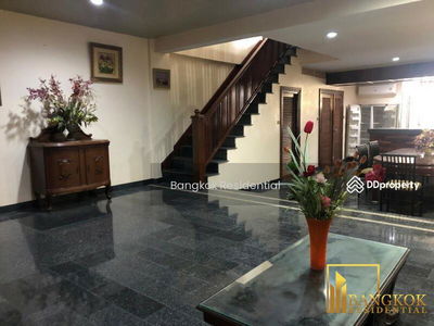 Townhouse in Compound, Bangkok, Thailand Townhouse in Compound, Bangkok, Thailand