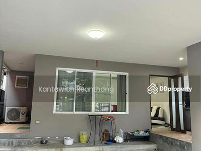 Spacious 3-Bedroom House, Bangkok, Thailand Spacious 3-Bedroom House, Bangkok, Thailand