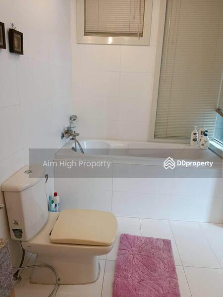 Manhattan Chidlom, Bangkok, Thailand Manhattan Chidlom, Bangkok, Thailand