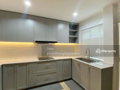 Bangkok Boulevard Rama 9, Bangkok, Thailand Bangkok Boulevard Rama 9, Bangkok, Thailand