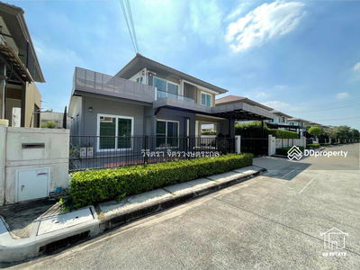 Mantana Lake Watcharapol, Bangkok, Thailand Mantana Lake Watcharapol, Bangkok, Thailand