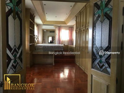 Townhouse in Compound, Bangkok, Thailand Townhouse in Compound, Bangkok, Thailand