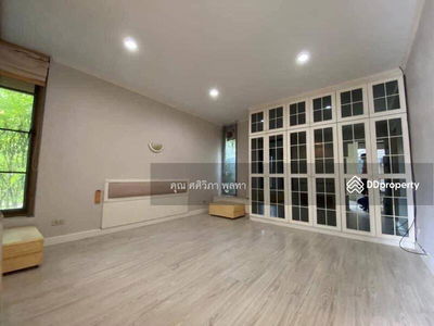 Muang Thong Thani 100, Nonthaburi, Thailand Muang Thong Thani 100, Nonthaburi, Thailand