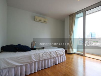 Queen's Park View, Bangkok, Thailand Queen's Park View, Bangkok, Thailand