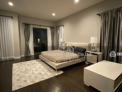 Grand Bangkok Boulevard Krungthepkritha, Bangkok, Thailand Grand Bangkok Boulevard Krungthepkritha, Bangkok, Thailand