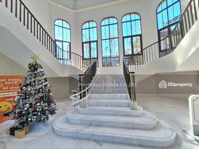 Grand Bangkok Boulevard Krungthepkritha, Bangkok, Thailand Grand Bangkok Boulevard Krungthepkritha, Bangkok, Thailand