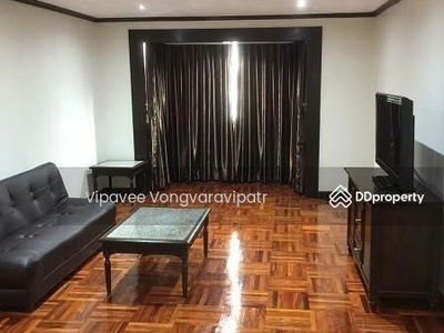 Omni Tower Sukhumvit Nana, Bangkok, Thailand Omni Tower Sukhumvit Nana, Bangkok, Thailand