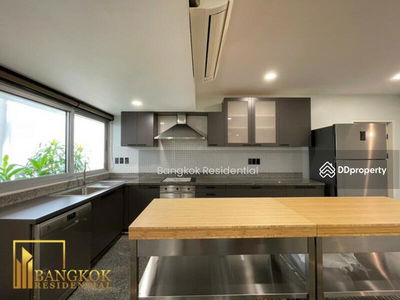 House in Compound, Bangkok, Thailand House in Compound, Bangkok, Thailand