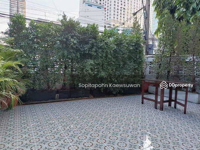 10330, Bangkok, Thailand 10330, Bangkok, Thailand