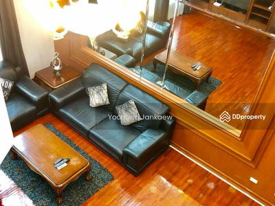 Large 4-Br Townhouse near BTS Thong Lor, Bangkok, Thailand Large 4-Br Townhouse near BTS Thong Lor, Bangkok, Thailand