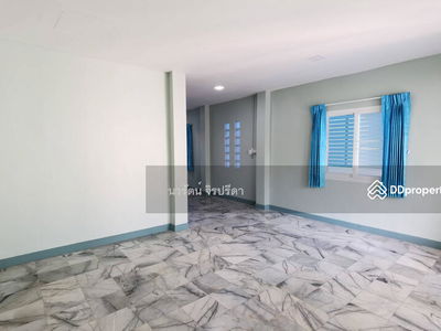 Suetrong Village, Pathum Thani, Thailand Suetrong Village, Pathum Thani, Thailand