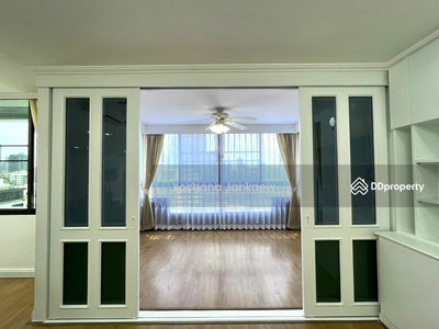 Acadamia Grand Tower, Bangkok, Thailand Acadamia Grand Tower, Bangkok, Thailand