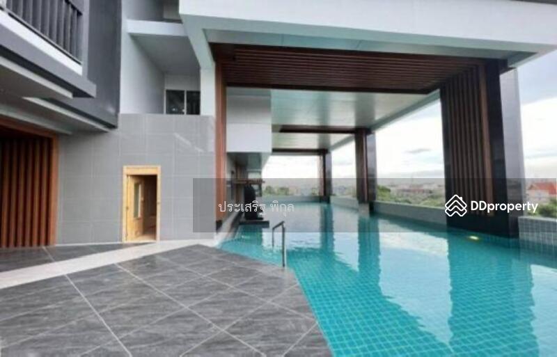 The President Charan-Yaek Fai Chai Station, Bangkok, Thailand The President Charan-Yaek Fai Chai Station, Bangkok, Thailand