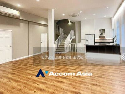 5 Bedrooms Townhouse for Rent in Sathorn, Bangkok near BRT Wat Dan - BRT Wat Priwat, Bangkok, Thailand 5 Bedrooms Townhouse for Rent in Sathorn, Bangkok near BRT Wat Dan - BRT Wat Priwat, Bangkok, Thailand