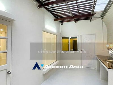 5 Bedrooms Townhouse for Rent in Sathorn, Bangkok near BRT Wat Dan - BRT Wat Priwat, Bangkok, Thailand 5 Bedrooms Townhouse for Rent in Sathorn, Bangkok near BRT Wat Dan - BRT Wat Priwat, Bangkok, Thailand