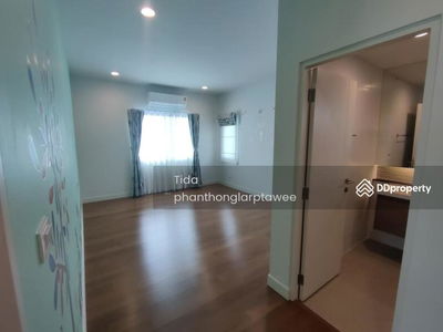 Burasiri Panyaintra, Bangkok, Thailand Burasiri Panyaintra, Bangkok, Thailand