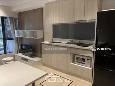 Runesu Thonglor 5, Bangkok, Thailand Runesu Thonglor 5, Bangkok, Thailand