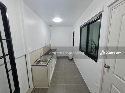 Phattharawan Village, 3 bedrooms, 3 bathrooms, 3 air conditioners, Nonthaburi, Thailand Phattharawan Village, 3 bedrooms, 3 bathrooms, 3 air conditioners, Nonthaburi, Thailand