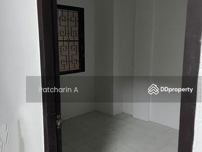 3 storey Townhouse near The Mall Bangkapi, Bangkok, Thailand 3 storey Townhouse near The Mall Bangkapi, Bangkok, Thailand