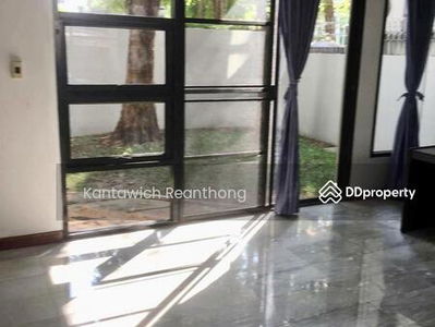 Large 5-Bedroom House, Bangkok, Thailand Large 5-Bedroom House, Bangkok, Thailand