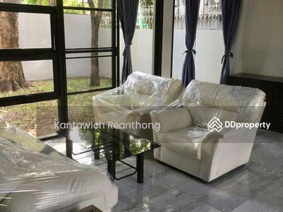 Large 5-Bedroom House, Bangkok, Thailand Large 5-Bedroom House, Bangkok, Thailand