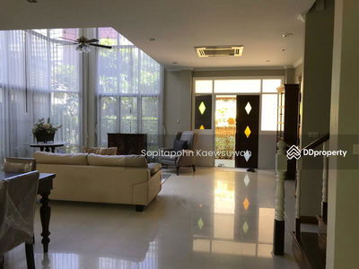 10110, Bangkok, Thailand 10110, Bangkok, Thailand