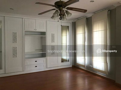 10110, Bangkok, Thailand 10110, Bangkok, Thailand