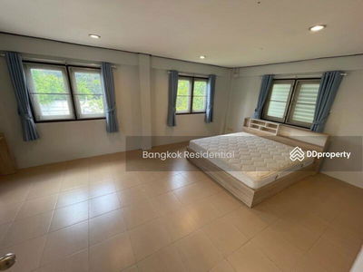 Detached House, Bangkok, Thailand Detached House, Bangkok, Thailand