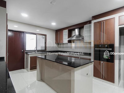 Govind Tower, Bangkok, Thailand Govind Tower, Bangkok, Thailand