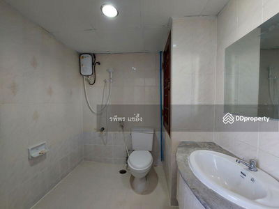 Merlin Tower Condominium, Bangkok, Thailand Merlin Tower Condominium, Bangkok, Thailand