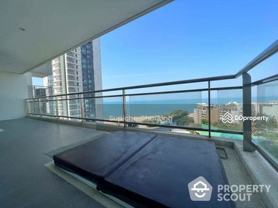 Reflection Jomtien Beach, Pattaya, Thailand Reflection Jomtien Beach, Pattaya, Thailand