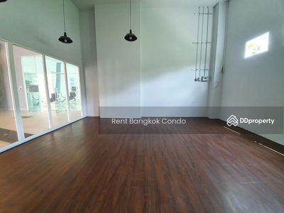 Supalai Lite Ratchada-Narathiwas-Sathorn, Bangkok, Thailand Supalai Lite Ratchada-Narathiwas-Sathorn, Bangkok, Thailand