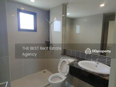 Town Avenue Merge Rattanatibet, Nonthaburi, Thailand Town Avenue Merge Rattanatibet, Nonthaburi, Thailand