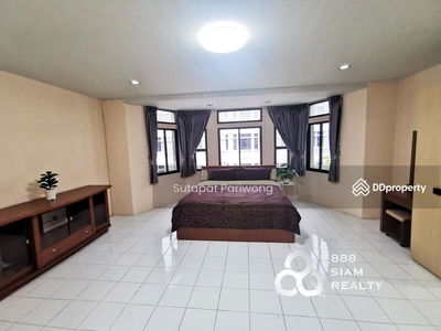 Moo Baan Chicha Castle, Bangkok, Thailand Moo Baan Chicha Castle, Bangkok, Thailand