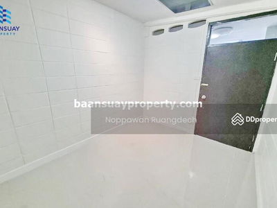 For rent, 2-story detached house, Rama 9 Road, near The Nine Mall, Bangkok., Thailand For rent, 2-story detached house, Rama 9 Road, near The Nine Mall, Bangkok., Thailand