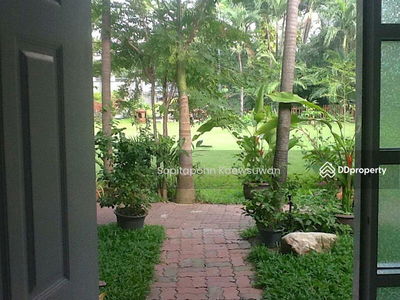 10110, Bangkok, Thailand 10110, Bangkok, Thailand