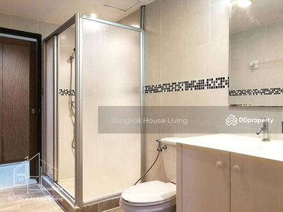 Royal Castle Sukhumvit, Bangkok, Thailand Royal Castle Sukhumvit, Bangkok, Thailand