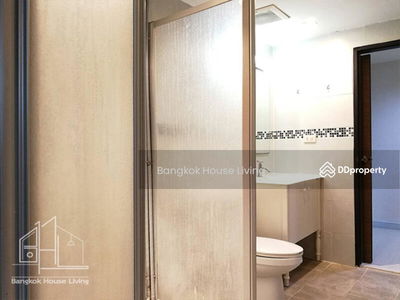 Royal Castle Sukhumvit, Bangkok, Thailand Royal Castle Sukhumvit, Bangkok, Thailand