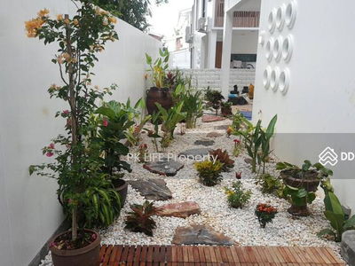 Housing in Ban Ratsada, Thailand Housing in Ban Ratsada, Thailand