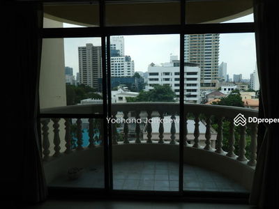 Royal Castle Sukhumvit, Bangkok, Thailand Royal Castle Sukhumvit, Bangkok, Thailand