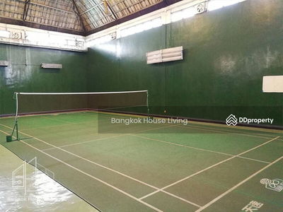 Fifty Fifth Tower, Bangkok, Thailand Fifty Fifth Tower, Bangkok, Thailand