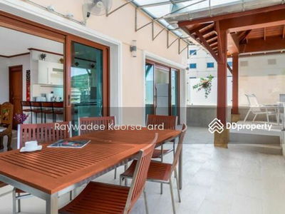 Surin Sabai, Phuket, Thailand Surin Sabai, Phuket, Thailand