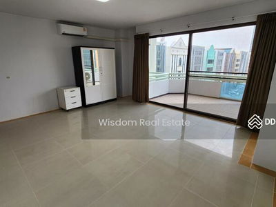 Bangna Complex Residential, Bangkok, Thailand Bangna Complex Residential, Bangkok, Thailand