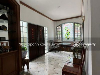 10110, Bangkok, Thailand 10110, Bangkok, Thailand