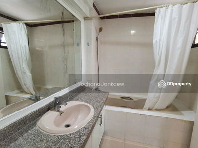 Mitr Mansion, Bangkok, Thailand Mitr Mansion, Bangkok, Thailand