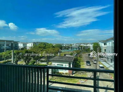 Town Avenue Rama 9, Bangkok, Thailand Town Avenue Rama 9, Bangkok, Thailand