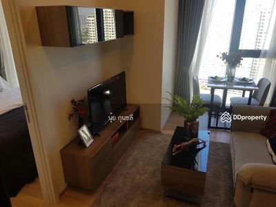 The Line Phahon-Pradipat, Bangkok, Thailand The Line Phahon-Pradipat, Bangkok, Thailand