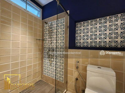 3 Bedroom Apartment in Phloen Chit, Bangkok, Thailand 3 Bedroom Apartment in Phloen Chit, Bangkok, Thailand